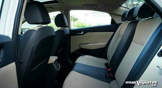 Hàng ghế sau xe Hyundai Accent 2022