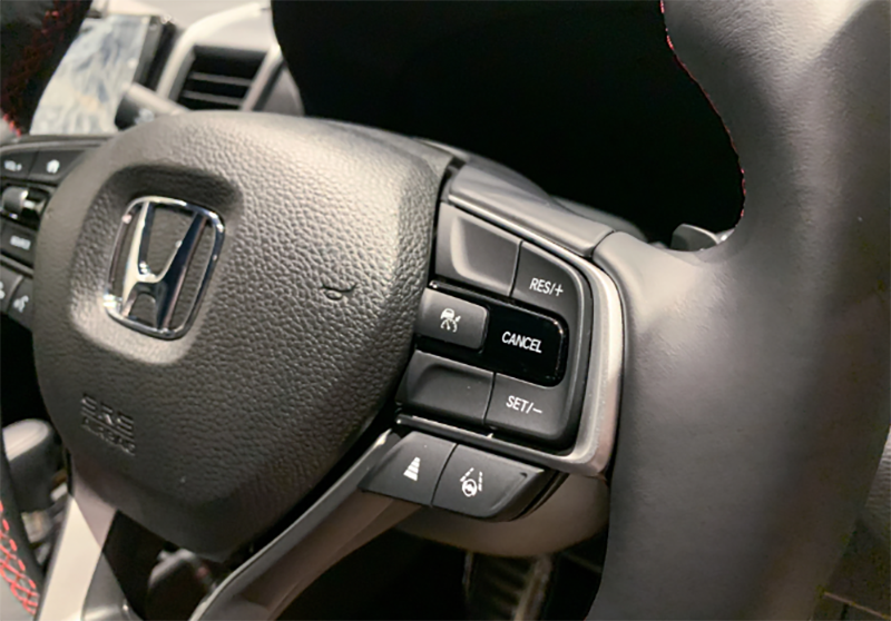Honda City RS Hybrid 2023 được bổ sung thêm gói Honda Sensing giúp người dùng yên tâm hơn khi vận hành.